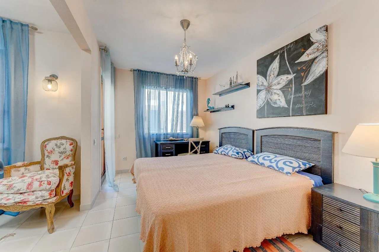 Villa Alicia Compostella Beach Resort, front line holiday home Playa de las Américas
